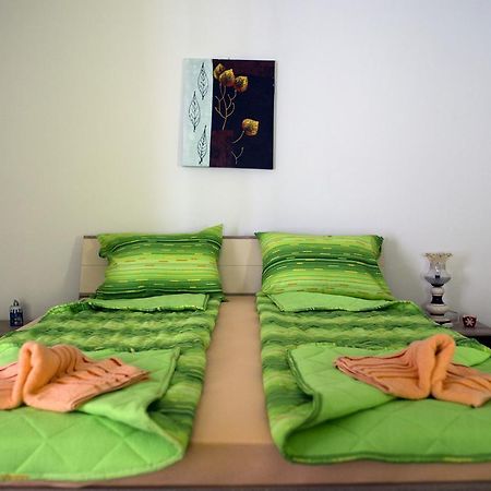 Green Apartment Нови-Сад Экстерьер фото