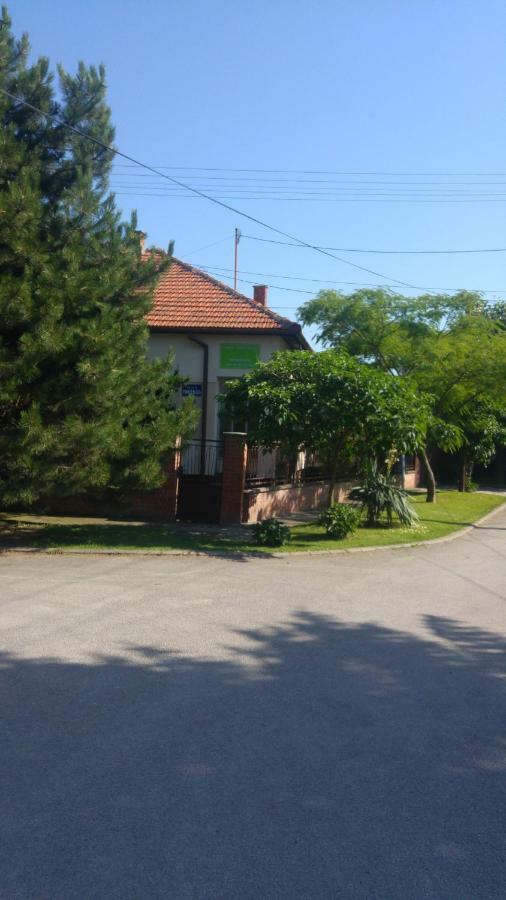 Green Apartment Нови-Сад Экстерьер фото